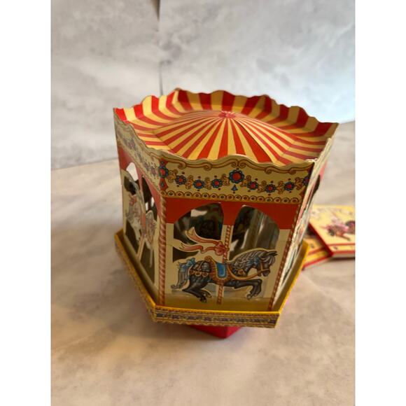 VINTAGE TOY CARDBOARD CAROUSEL Wind-Up "MY MUSICAL MERRY GO ROUND" Tested - Picture 8 of 8